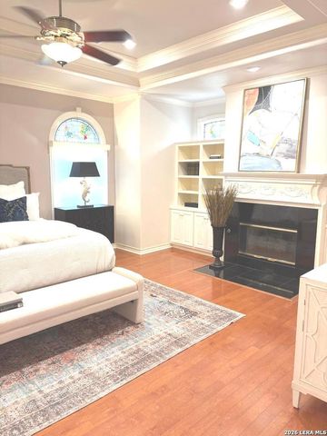 6 CENTURY GLN, San Antonio, TX 78257