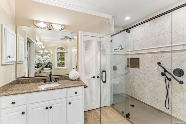 6 CENTURY GLN, San Antonio, TX 78257