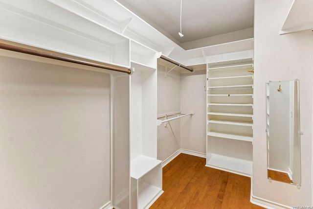 6 CENTURY GLN, San Antonio, TX 78257