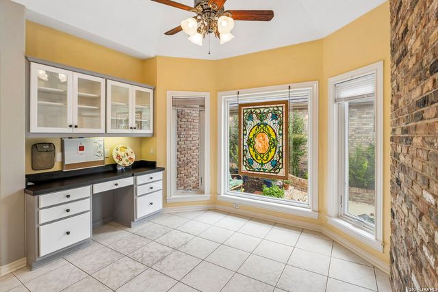 6 CENTURY GLN, San Antonio, TX 78257