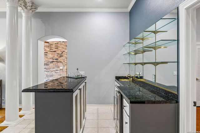6 CENTURY GLN, San Antonio, TX 78257