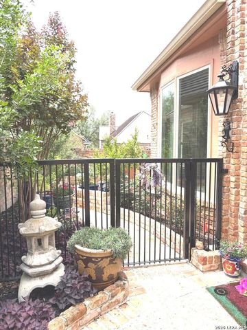 6 CENTURY GLN, San Antonio, TX 78257