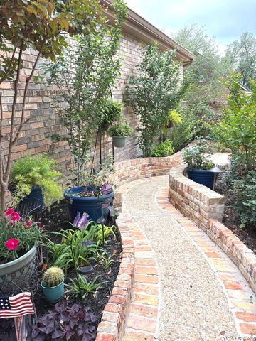 6 CENTURY GLN, San Antonio, TX 78257