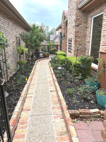 6 CENTURY GLN, San Antonio, TX 78257