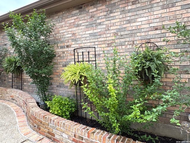6 CENTURY GLN, San Antonio, TX 78257