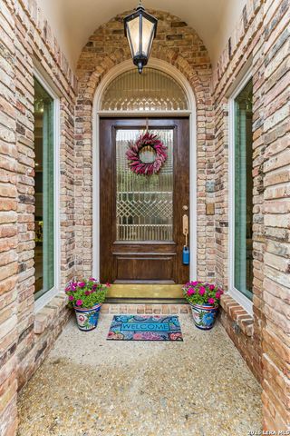 6 CENTURY GLN, San Antonio, TX 78257