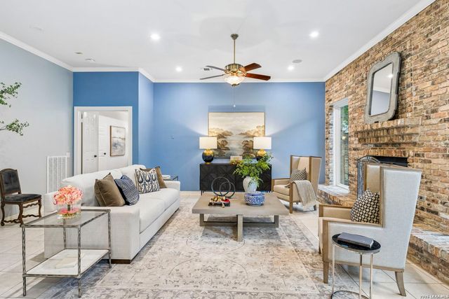 6 CENTURY GLN, San Antonio, TX 78257