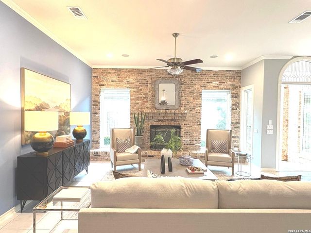 6 CENTURY GLN, San Antonio, TX 78257