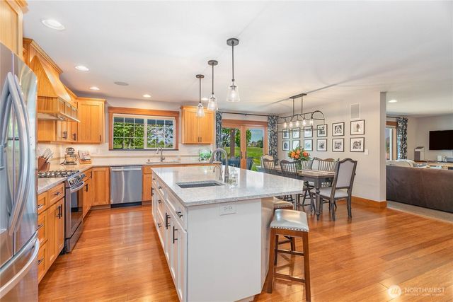 812 Sunrise Drive, Lynden, WA 98264