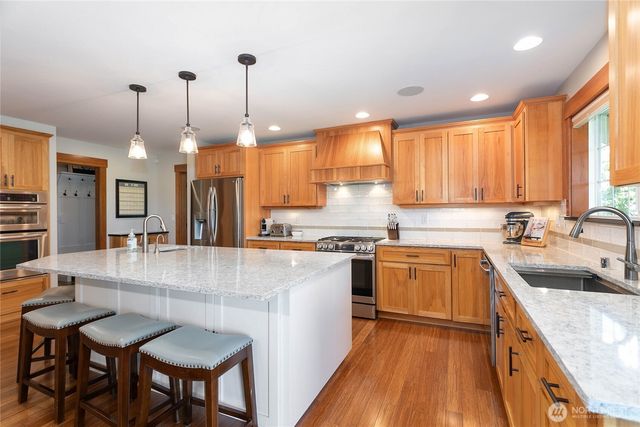 812 Sunrise Drive, Lynden, WA 98264