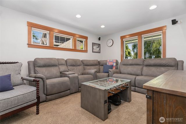 812 Sunrise Drive, Lynden, WA 98264