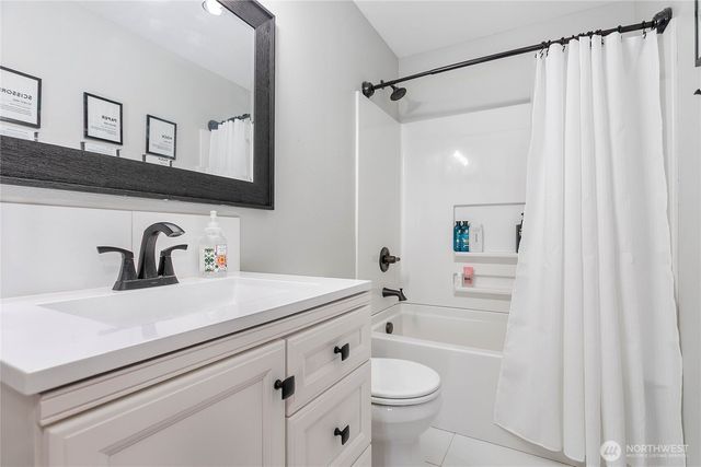 812 Sunrise Drive, Lynden, WA 98264
