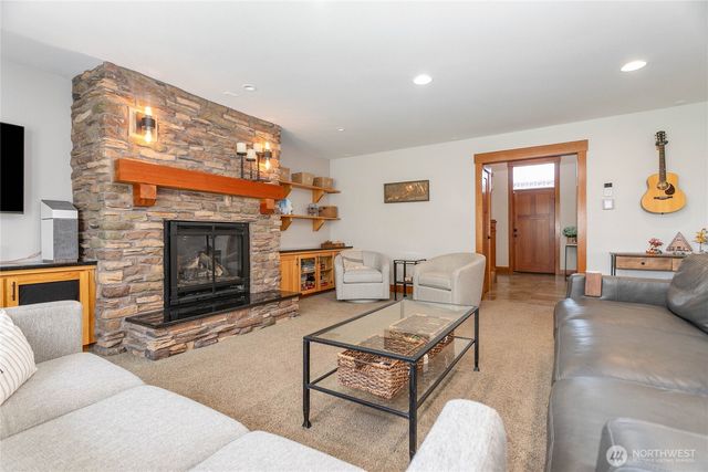 812 Sunrise Drive, Lynden, WA 98264
