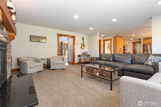 812 Sunrise Drive, Lynden, WA 98264