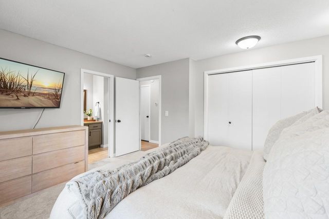 7404 Laredo Drive, Chanhassen, MN 55317