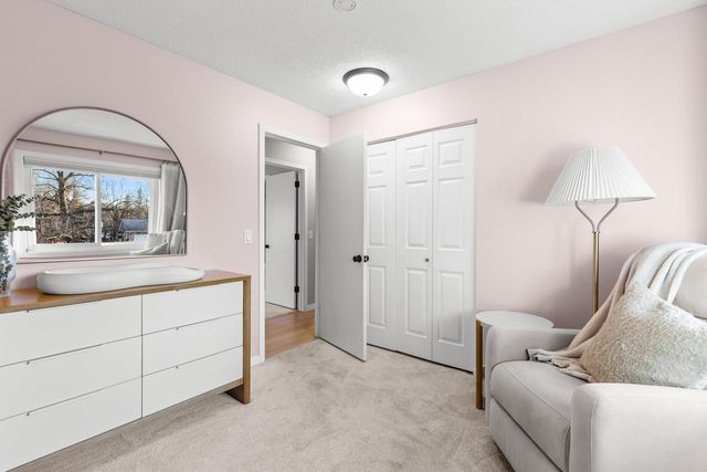 7404 Laredo Drive, Chanhassen, MN 55317