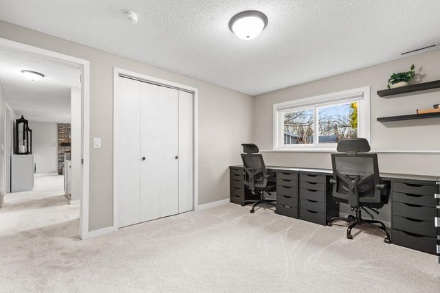 7404 Laredo Drive, Chanhassen, MN 55317