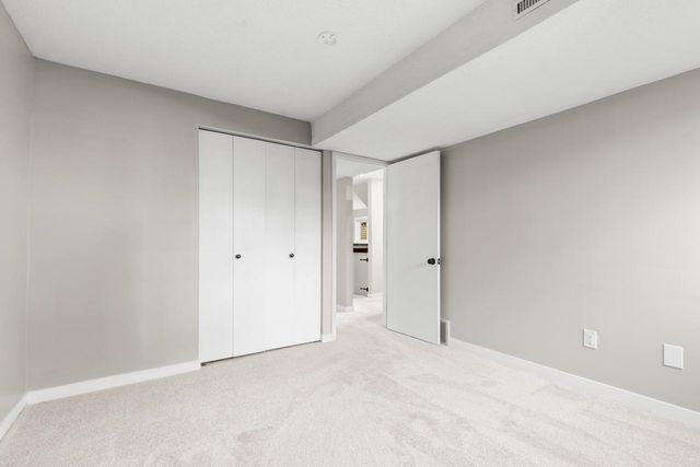 7404 Laredo Drive, Chanhassen, MN 55317