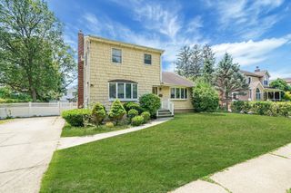 2772 Cypress Avenue, East Meadow, NY 11554
