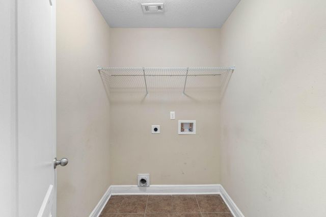 5609 Price Plantation Road, Baker, FL 32531