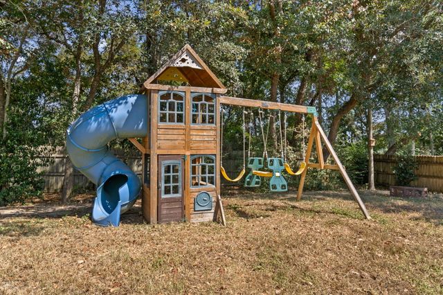 5609 Price Plantation Road, Baker, FL 32531