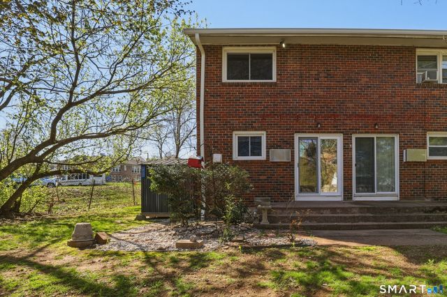 14 Lawton Road 17, Manchester, CT 06040