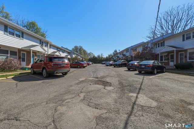 14 Lawton Road 17, Manchester, CT 06040