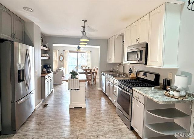 13734 La Conte Court, St Louis, MO 63128