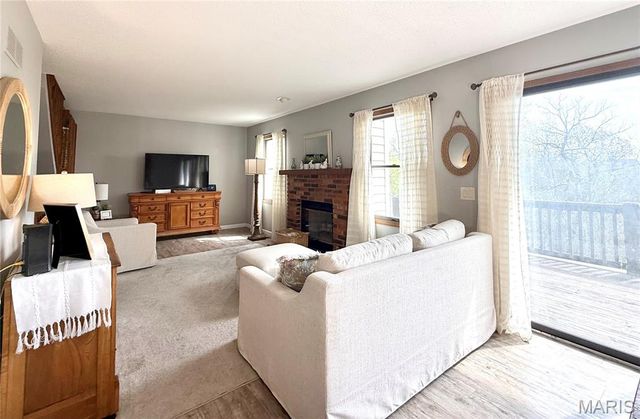 13734 La Conte Court, St Louis, MO 63128