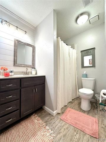 13734 La Conte Court, St Louis, MO 63128