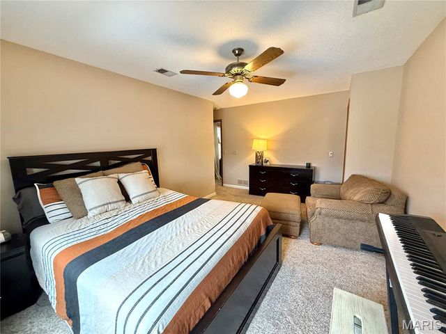 13734 La Conte Court, St Louis, MO 63128