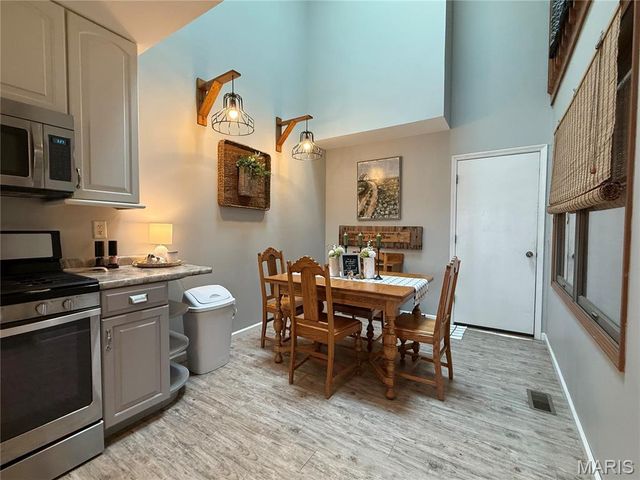 13734 La Conte Court, St Louis, MO 63128