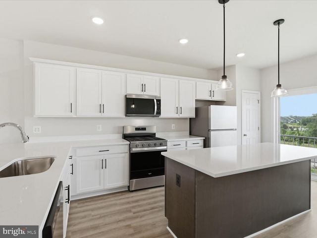 124 SWANSONG PL, Winchester, VA 22603