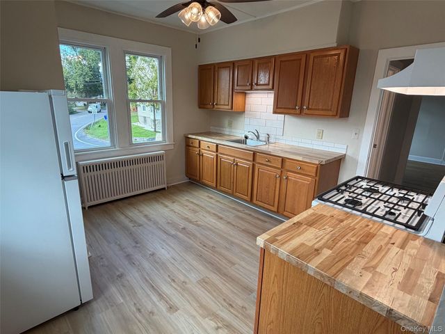 780 Route 284 3, Westtown, NY 10998