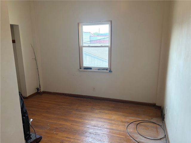 816-818 Mckean, Donora, PA 15033