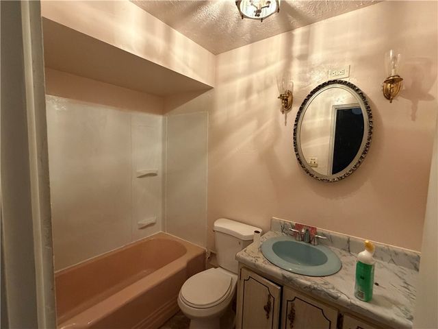 816-818 Mckean, Donora, PA 15033
