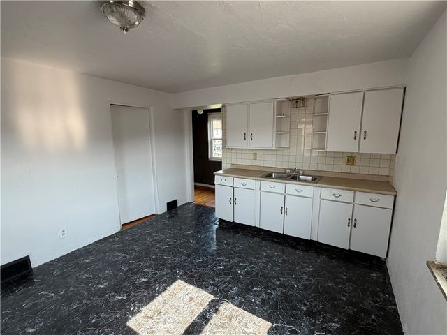 816-818 Mckean, Donora, PA 15033
