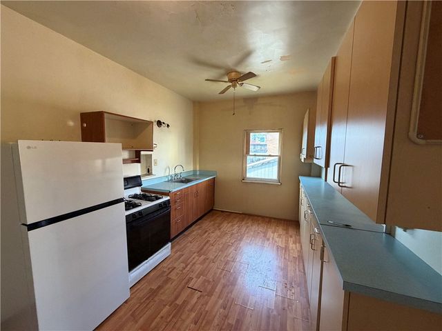 816-818 Mckean, Donora, PA 15033