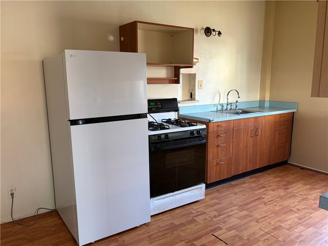 816-818 Mckean, Donora, PA 15033
