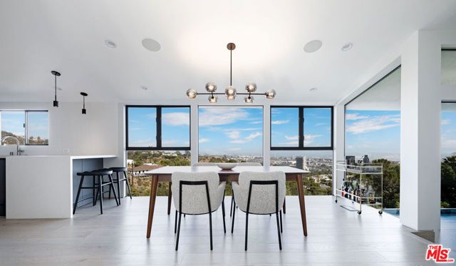 9336 Lloydcrest Drive, Beverly Hills, CA 90210