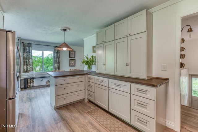 713 Crowell Lane, Johnson City, TN 37601