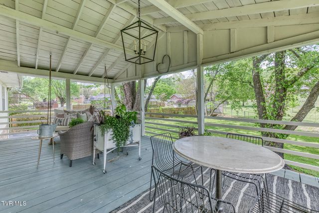 713 Crowell Lane, Johnson City, TN 37601