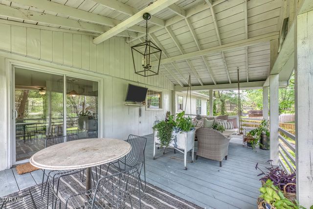 713 Crowell Lane, Johnson City, TN 37601
