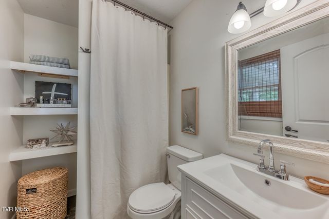 713 Crowell Lane, Johnson City, TN 37601
