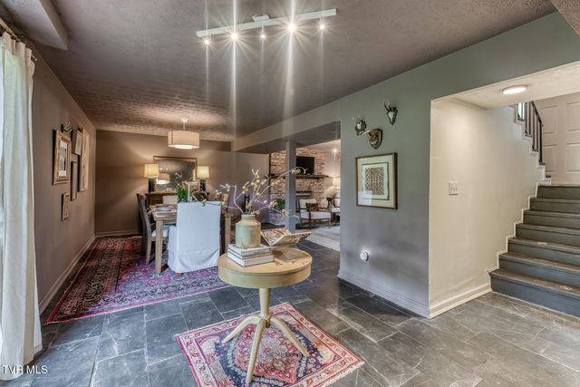 713 Crowell Lane, Johnson City, TN 37601