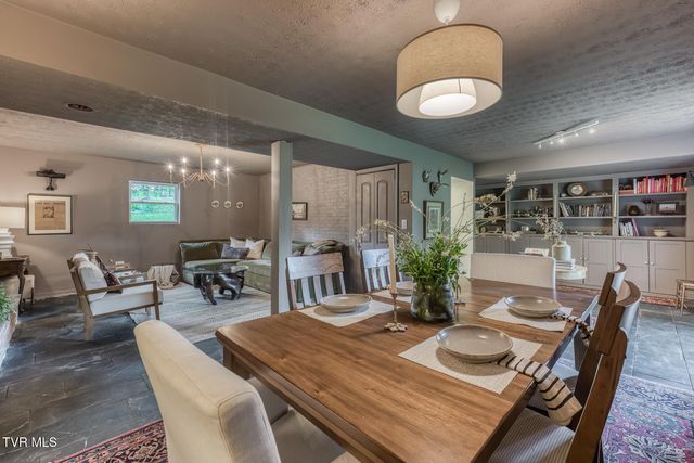 713 Crowell Lane, Johnson City, TN 37601