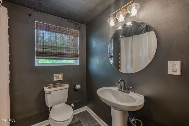 713 Crowell Lane, Johnson City, TN 37601