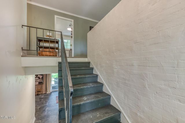 713 Crowell Lane, Johnson City, TN 37601