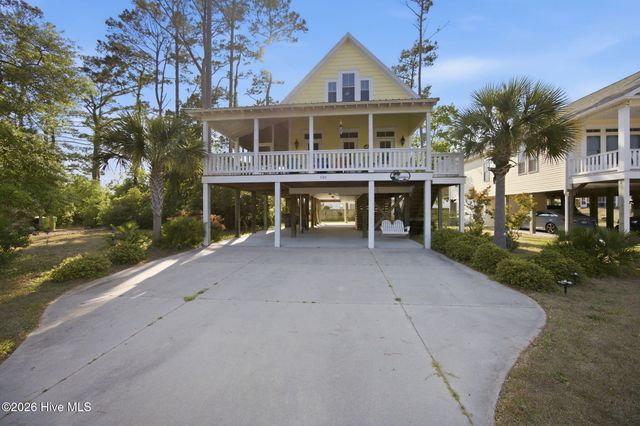 101 NE 33rd Street, Oak Island, NC 28465