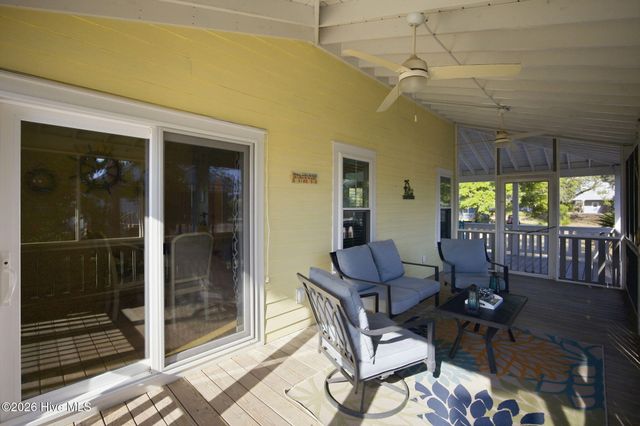 101 NE 33rd Street, Oak Island, NC 28465